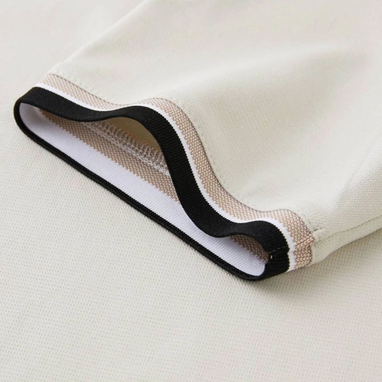 تیشرت یقه دار